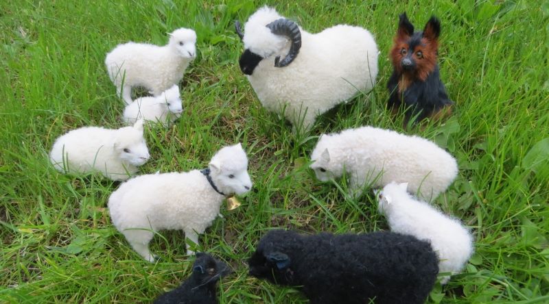 Schafe aus Echtfell für Krippenfiguren 10-30cm